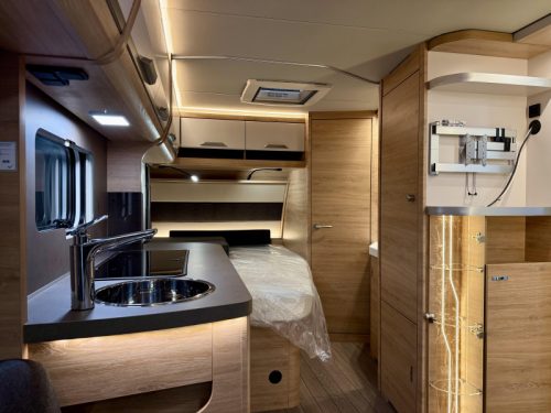 Knaus Sudwind Black Selection 450 FU model 2027 photo: 3