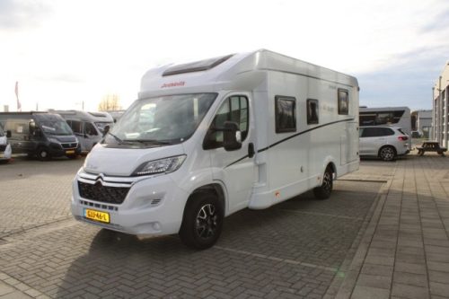 Dethleffs 7052 DBM Just 90 Queenbed + Hubdach ger&auml;umige Garage (94 Foto: 3