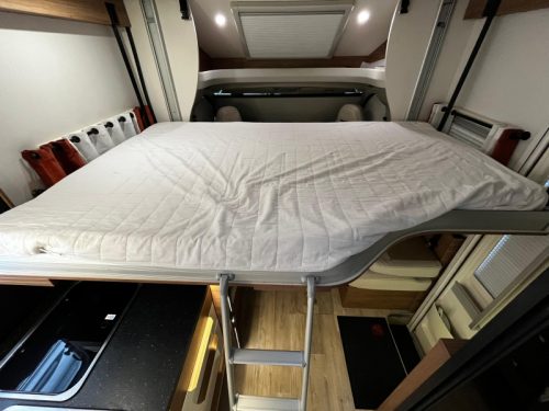 Pilote P 726 FC Camper, Queensbett Foto: 12