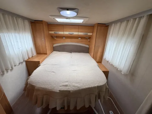 Adria Coral S 690 SP Queensbed Airco 2009 photo: 15