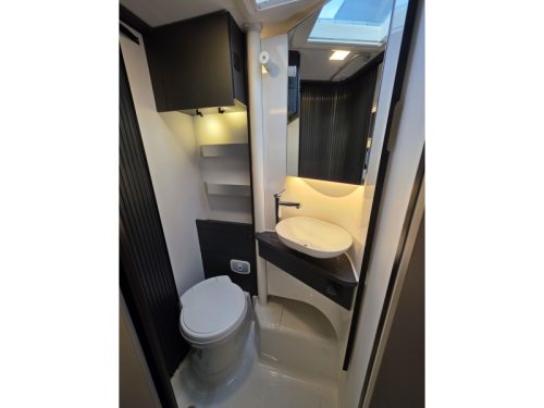 Adria Compact Supreme DL photo: 16