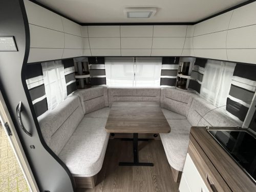 Hobby Excellent Edition 540 UFF 1750kg en reservewiel  foto: 4