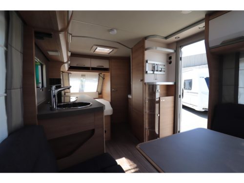 Knaus Sudwind 60 Years 450 FU Awning/ Campovolo Gas  photo: 15