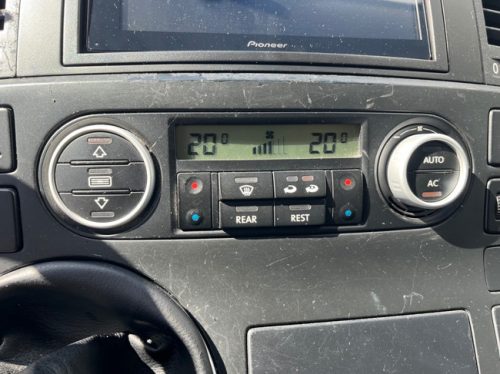 Volkswagen California T5 2.5tdi 4 Motion Pop-top roof Cruise Control Climate Control Bearlock CarPlay photo: 9