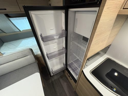 Weinsberg CaraOne Edition HOT 480 QDK bunk bed / transverse bed photo: 14