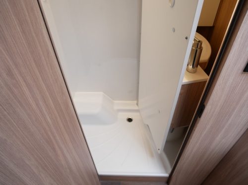 B&uuml;rstner Delfin 690G, Single beds, XXL Garage, XXL Refrigerator!! photo: 15