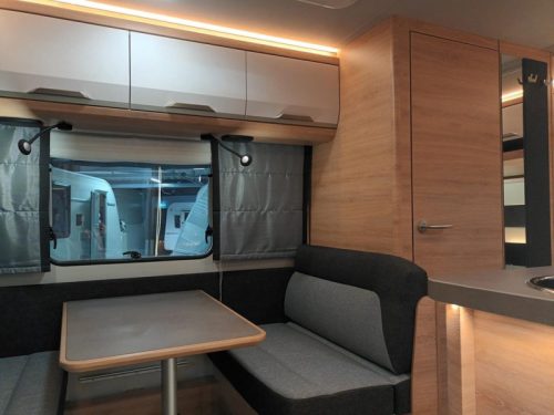 Knaus Sudwind Black Selection 420 QD photo: 1