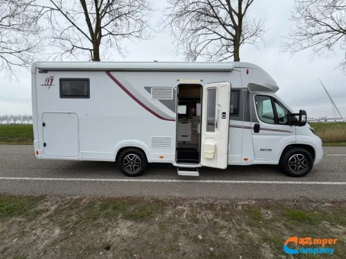 Rapido 666 F Single beds/no pop-top roof photo: 8