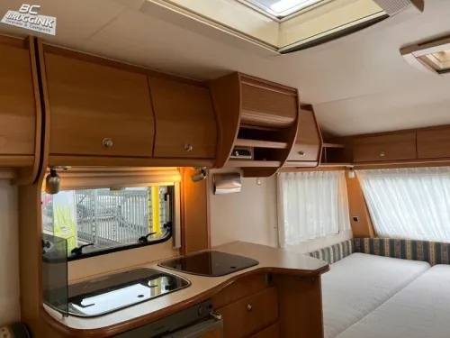 Avento Ava Grande 445 TF FRANZ&Ouml;SISCHES BETT RANGIERHILFE MARKISEN foto: 2