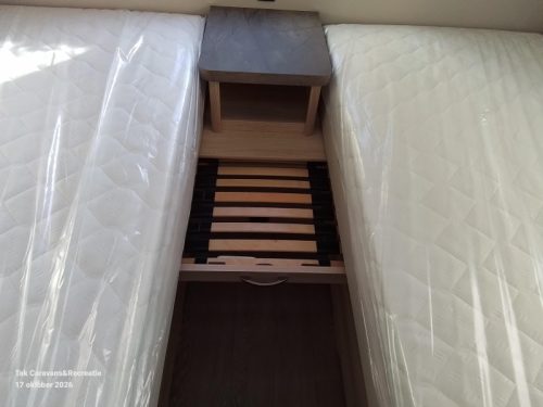 Hobby De Luxe 540 UL Single beds photo: 6