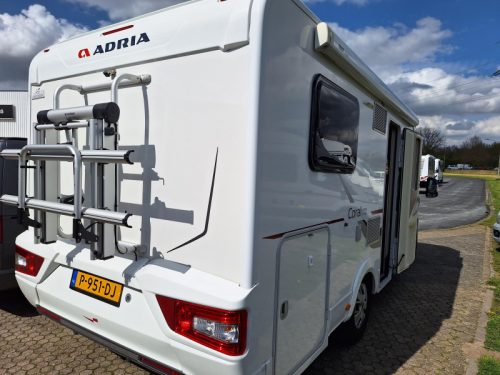 Adria Coral S 650 SF Cama francesa foto: 1