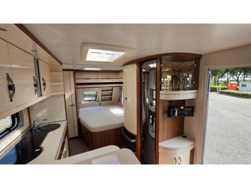 Hobby Excellent 560 CFE awning in new condition photo: 8