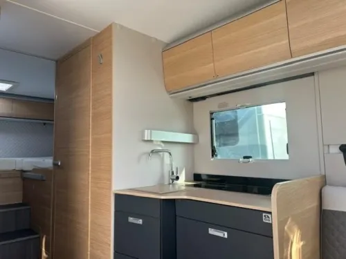 Adria Coral 670 DL 60 Years 180 HP + Automatic  photo: 7