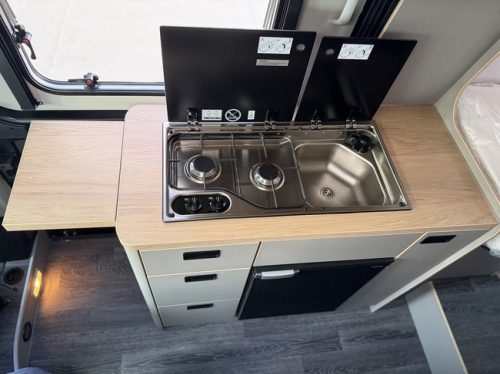 Weinsberg CARABUS GREY 600 ME EDITION [FIRE] Foto: 14