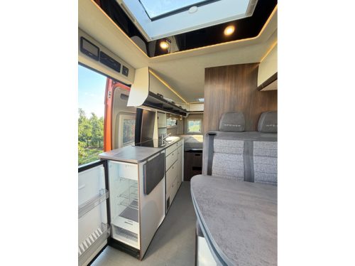 P&ouml;ssl Summit 600 Prime 180HP/AUTOMATIC/SOLAR PANEL/SKYROOF/RADIO WITH CARPLAY/UNIQUE COLOR/ photo: 9