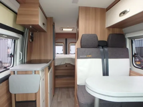 Weinsberg CaraBus 630 ME Edition Fire Foto: 13