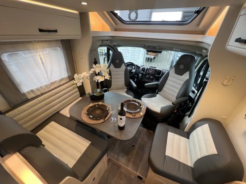 Sunlight T68 ADVENTURE EDITION SINGLE BEDS+POP-TOP ROOF 9-SPEED AUTO photo: 1