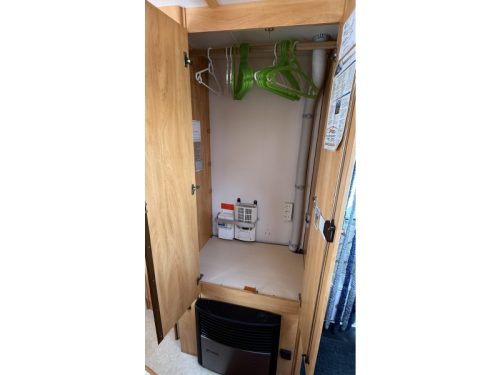 Fendt Saphir 470 TFB French bed round seating toilet photo: 9