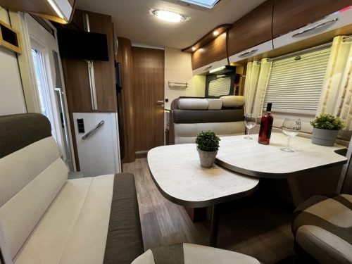 Pilote P 740 C Queensbed, Camper photo: 5