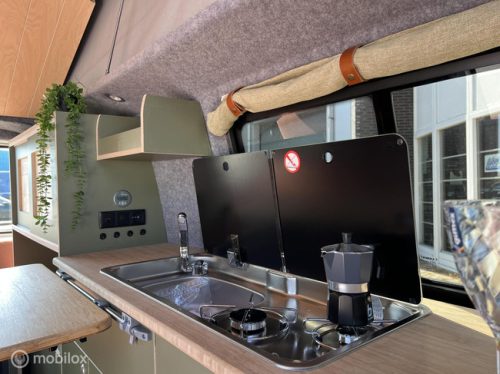 Volkswagen T6 2017 L2H1 Nevada two-tone neu ausgebaut! Foto: 8