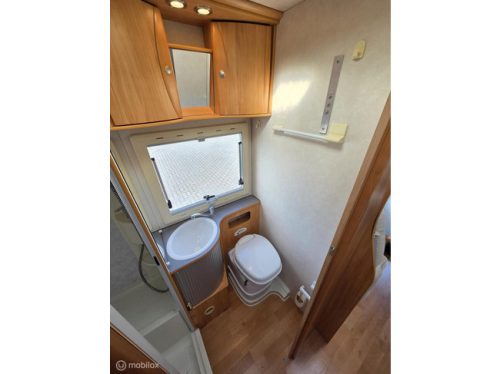 Adria Coral 660 enkele bedden 128pk ☆Trekhaak, 2004, Solar☆ foto: 18