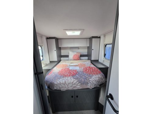 Etrusco T 7400 QBC Queen bed face/face seating photo: 7