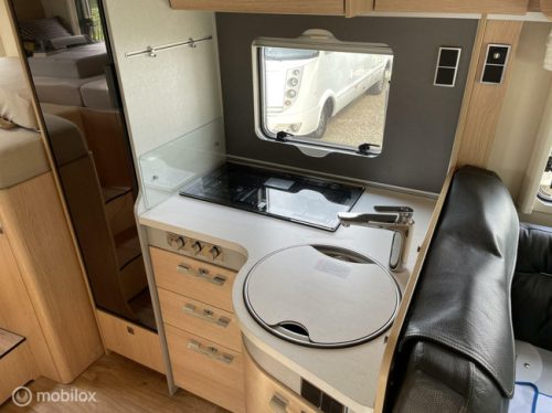 Hymer B-MCT 600 White-line Mercedes B-MCT 600 White-line Single beds, Electric Pop-up bed(!!), XXL Garage and Packed with Extras! photo: 8