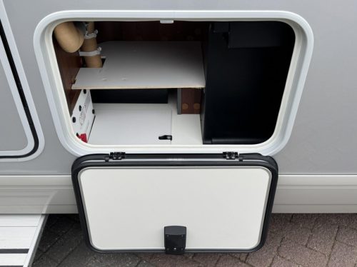 Carthago Chic C-Line I 5.0 QB Queensbed- MERCEDES photo: 15
