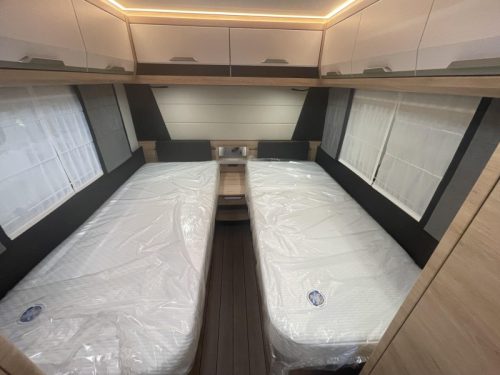 Knaus Sudwind Black Selection 540 UE +underfloor heating+extra awning photo: 13