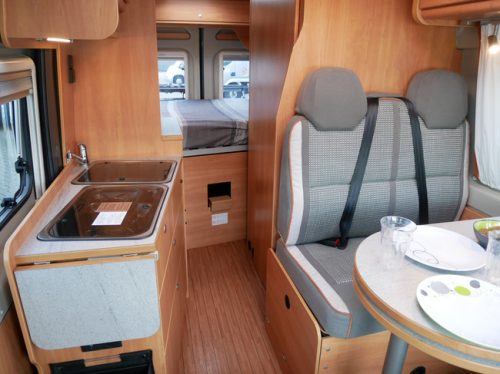 P&ouml;ssl 2Win Plus, 6 Meter Buscamper, Large Transverse Bed!!! photo: 10