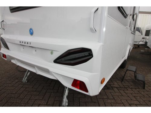 Knaus Sport 500 EU Camas individuales y asientos en c&iacute;rculo. foto: 23