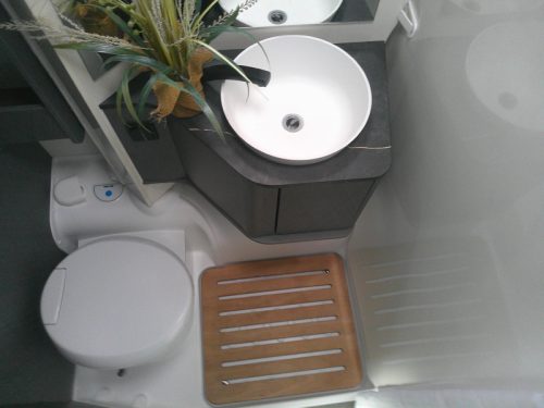 Etrusco T 6900 SB Automatic 5-person Motorhome photo: 10