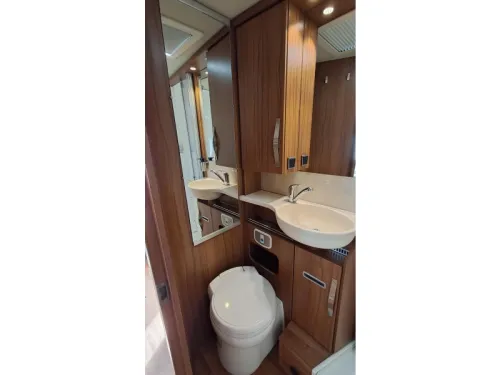 Hymer B 588 Airco / single beds/ E&P  photo: 14
