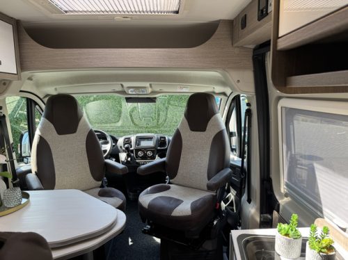 P&ouml;ssl Roadcruiser 640 D-Line 160 hp AUTOMATIC 9-Speed Euro6 Fiat Ducato Maxi **Single beds/4 seats/XXL Fridge/1st owner/Full photo: 12