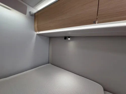 Adria Coral 650 DL L&auml;ngsbetten/face2face/heavy Foto: 21