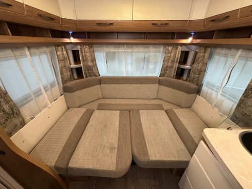 Hobby De Luxe 460 UFe photo: 6