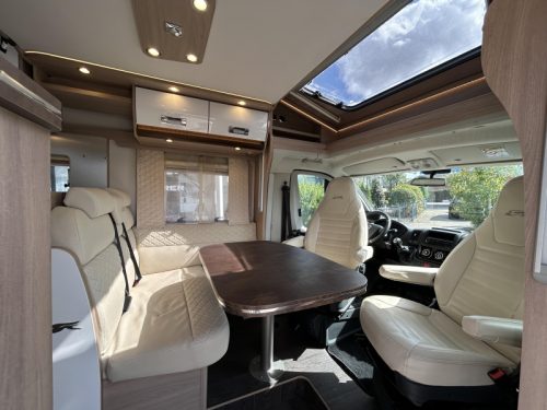 Laika Kosmo 209 single beds + pop-top roof  photo: 9