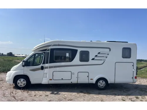 Hymer T 678 CL Roof Air Conditioner | Very Complete photo: 3