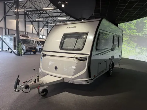 Knaus Sudwind Black Selection 450 FU Dachklimaanlage / Franz&ouml;sisches Bett Foto: 5