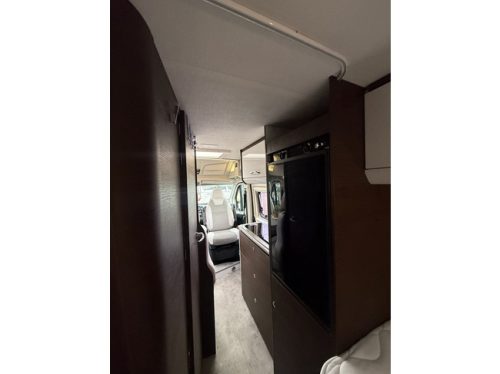 Karmann davis 620 9 speed automatic van conversion 141 hp euro 6 single beds awning flyscreen door swivelling bike rack solar panel photo: 20