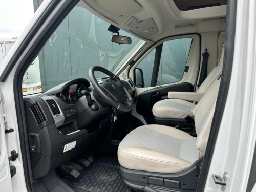 B&uuml;rstner Delfin T 690 G - navi photo: 7
