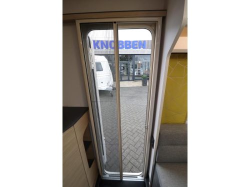 Fendt Apero 465 SFB French bed /Thule awning photo: 17