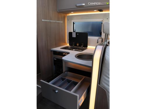 Carado I447 140hp Automatic | Single beds 215cm! | Pop-top roof | Pro + package | Fiat 10'' multimedia system | Oven | Reversing camera | N photo: 10