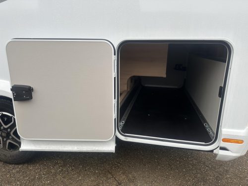 Knaus L!ve Ti 650 MEG Unique low single beds photo: 8
