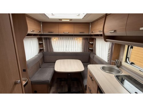 Knaus Sport 450 FU lit &agrave; la fran&ccedil;aise d&icirc;nette lit transversal toilette photo : 1