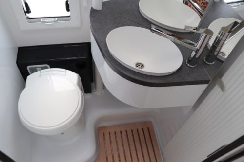 Nahezu neuer Exklusive Line 660 Chausson AUTOMATIK Doppelt&uuml;r Artic Pack (70 Foto: 58