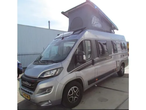 Malibu Van Family-For-4 640 LE single beds, pop-top roof, automatic photo: 1