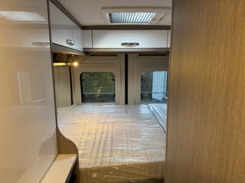 P&ouml;ssl 2Win Plus 600 D-line 140 hp AUTOMATIC 9-speed Euro6 Fiat Ducato NIEUW **Slechts 6 meter/Groot dwarsbed/4 zitplaatsen/Luifel/Apple photo: 11