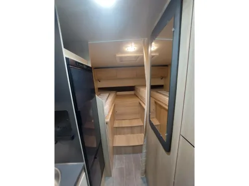 Itineo PJ700 single beds pop-top roof photo: 7