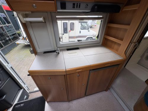 Knaus Travel-Liner 640 Airco, Festbett, Hubbett Foto: 11